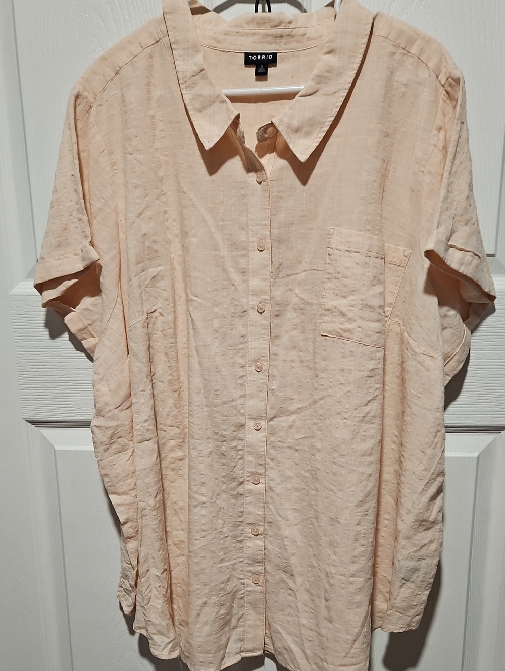 torrid Peach Button-Up Short Sleeve Casual Shirt